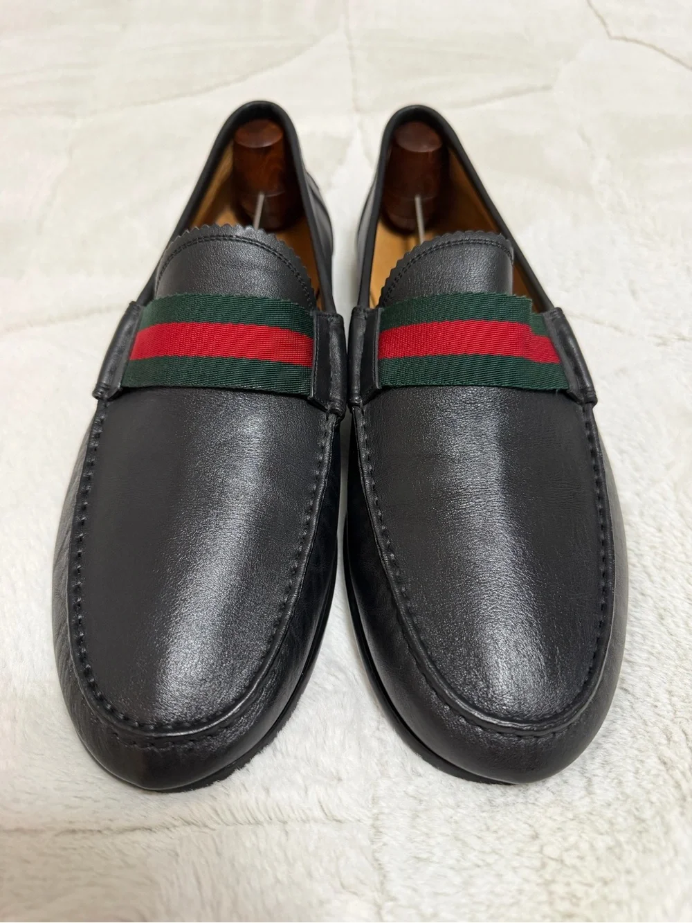 LIKE NEW! $995 Gucci Black Leather Loafers Web Strap Green Red Accent 9